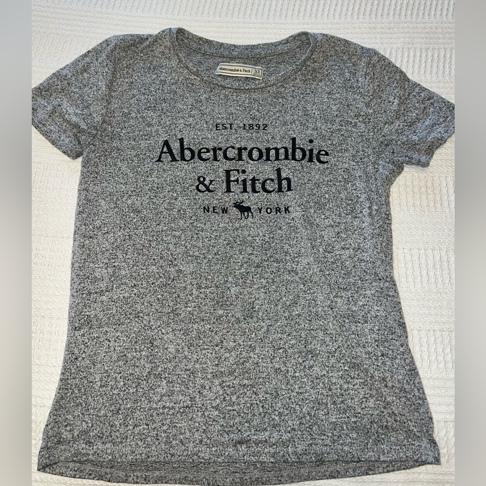 Abercrombie & Fitch Tee